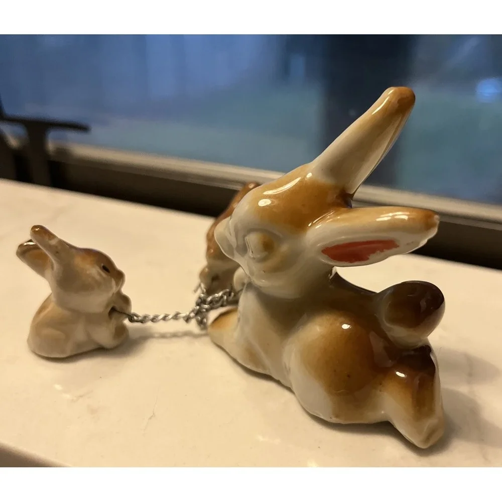 Vintage Set 3 Ceramic Bunnies Mother Rabbit w/ 2 Chained‎ Baby Bunny Figurine